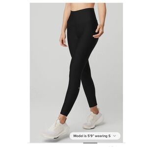 ALO YOGA Black 7/8 High-Waist Airlift Legging | NWT | Size M